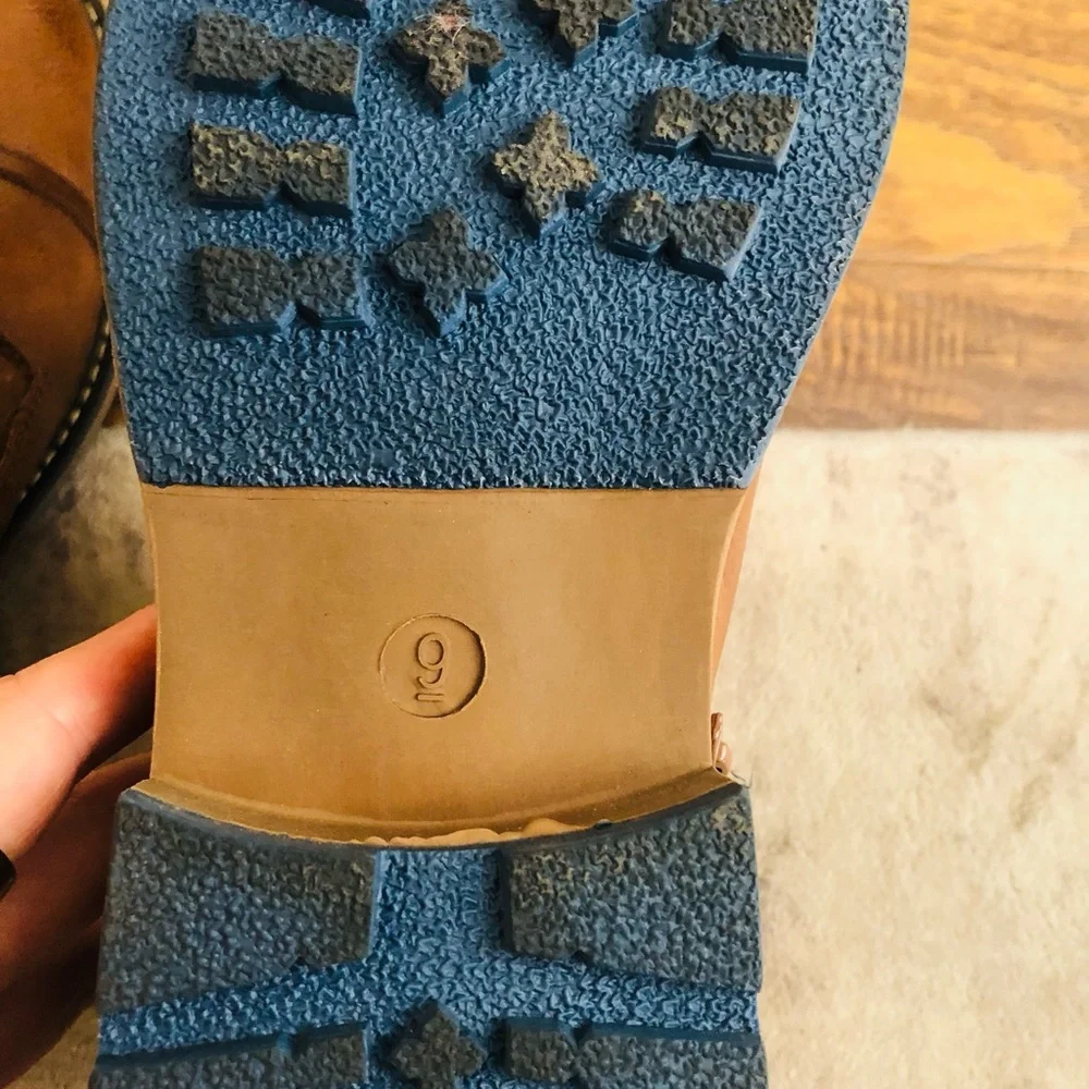 Men's Tan Lace-Up Leather Boots
